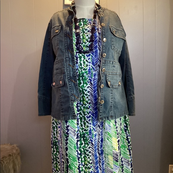 Dress - Picture 3 of 3